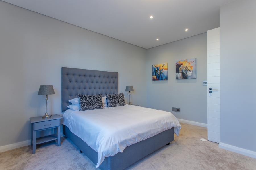 5 Bedroom Property for Sale in Val De Vie Estate Western Cape